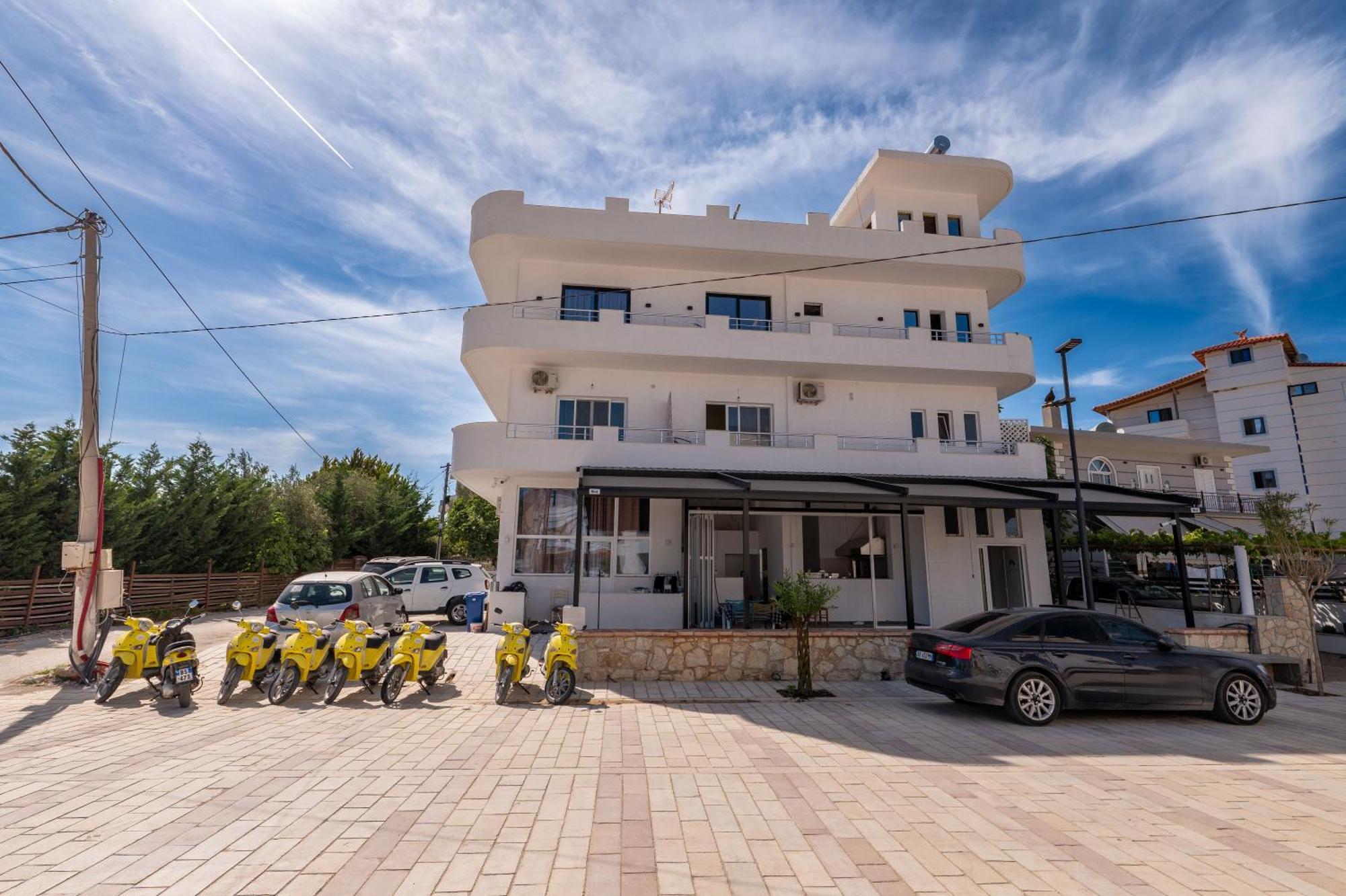 Rest Hour Hotel Εξαμίλιο Εξωτερικό φωτογραφία
