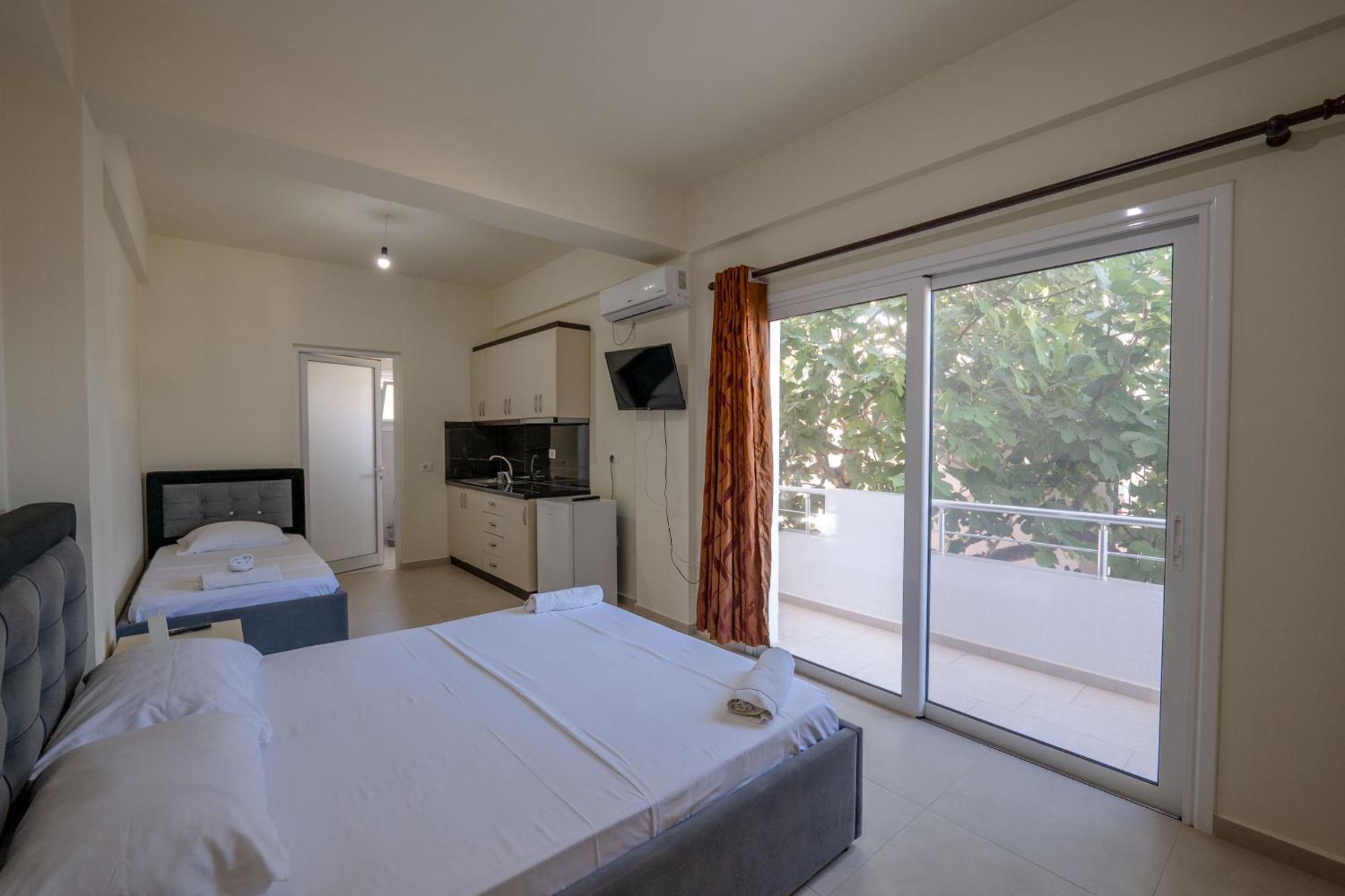 Rest Hour Hotel Εξαμίλιο Εξωτερικό φωτογραφία