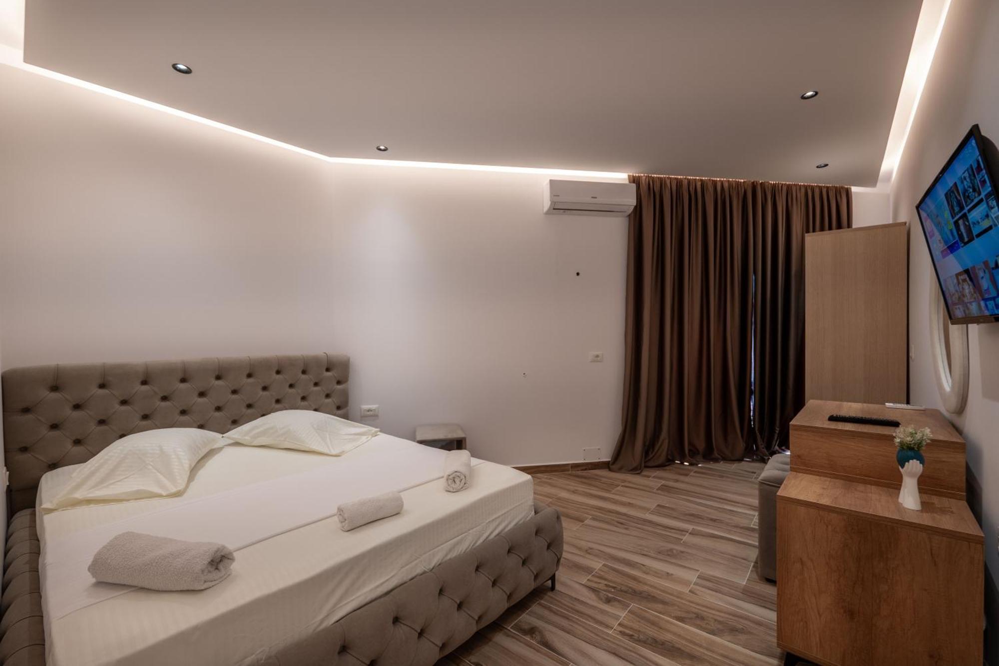 Rest Hour Hotel Εξαμίλιο Εξωτερικό φωτογραφία