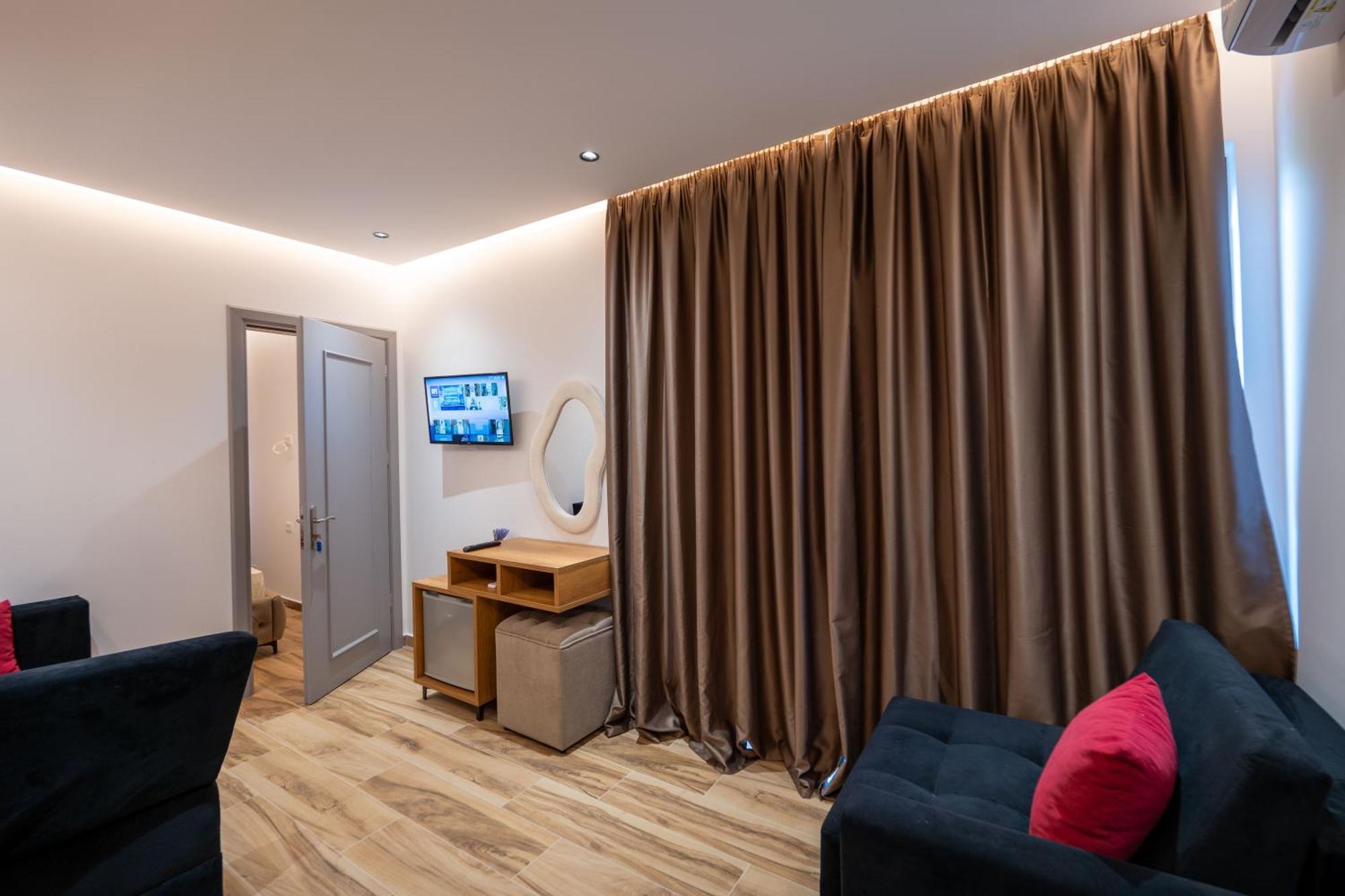 Rest Hour Hotel Εξαμίλιο Εξωτερικό φωτογραφία