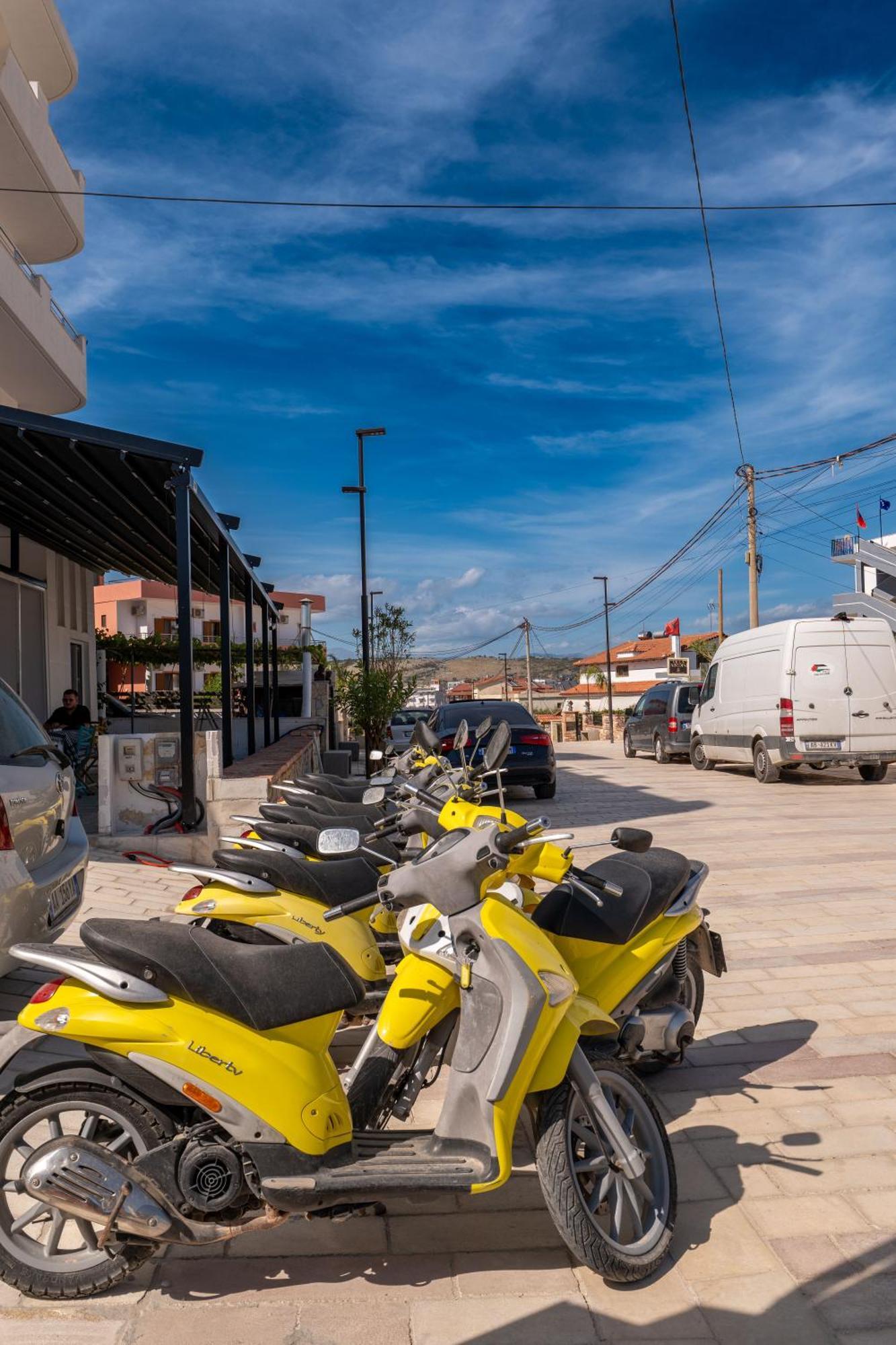 Rest Hour Hotel Εξαμίλιο Εξωτερικό φωτογραφία